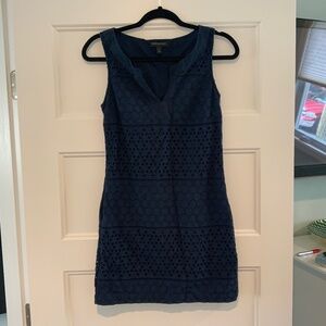 Banana Republic Factory eyelet dress in Navy, Size 2P